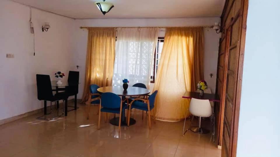 Zunox Guest House Freetown Eksteriør billede