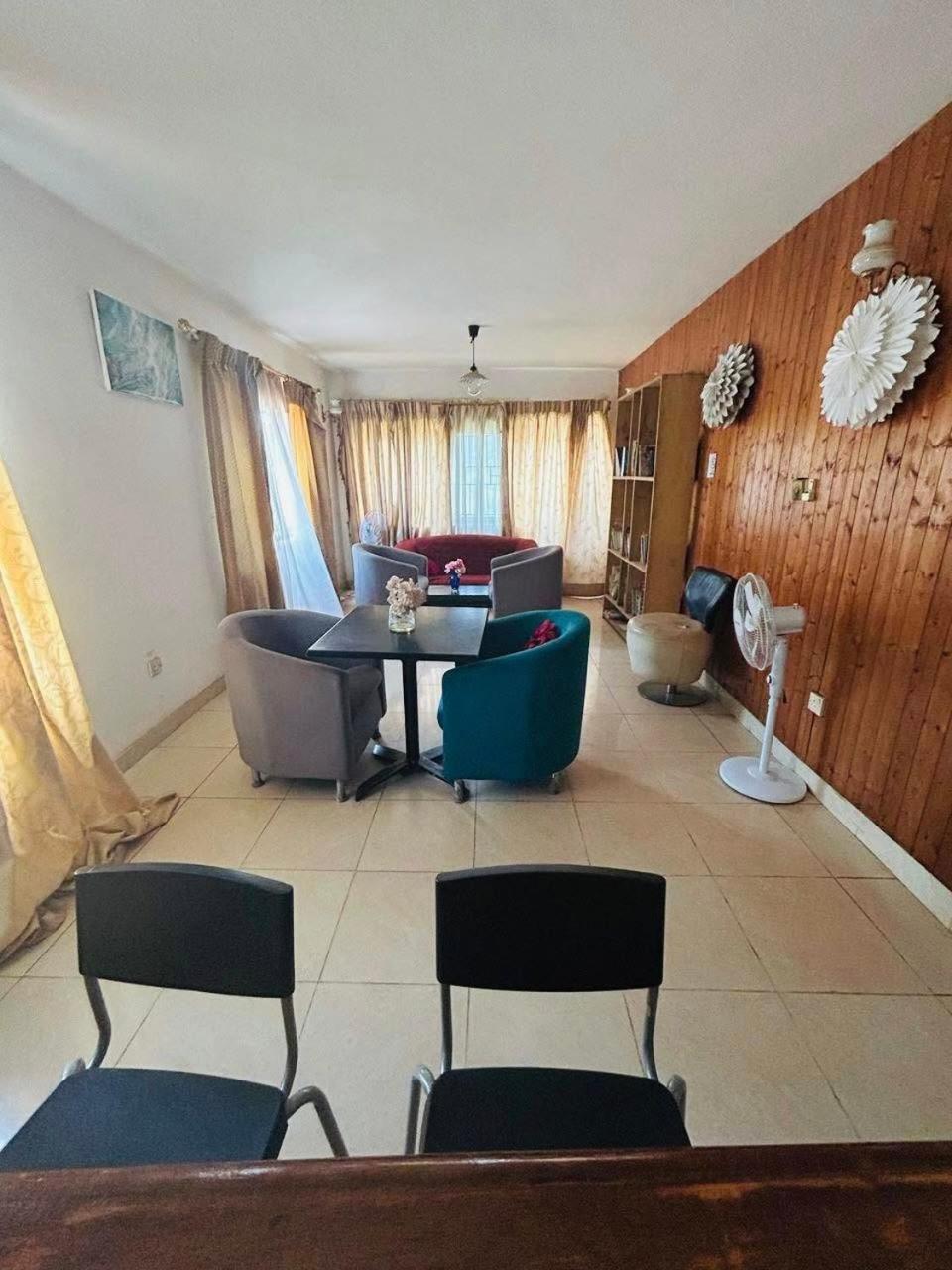 Zunox Guest House Freetown Eksteriør billede