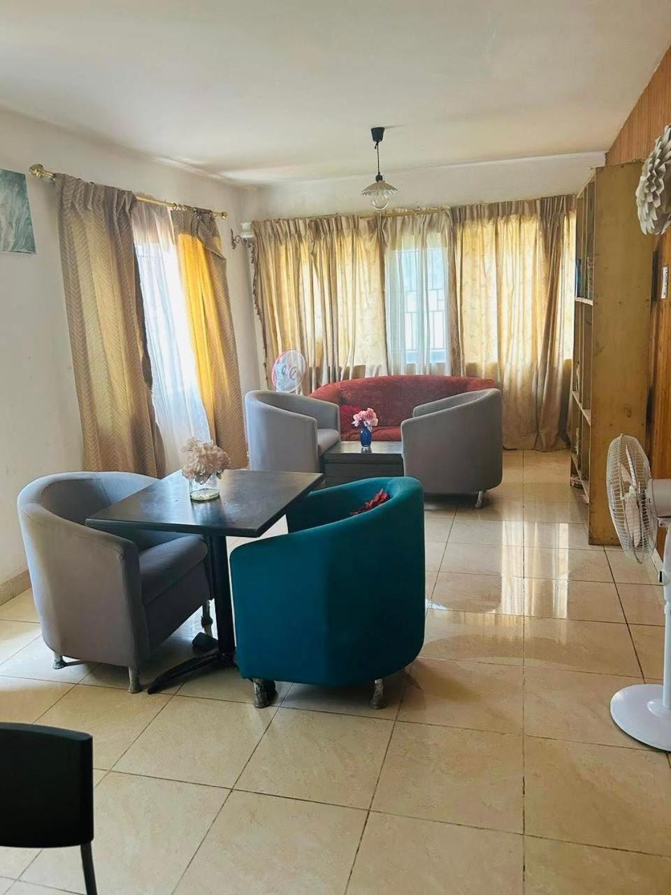 Zunox Guest House Freetown Eksteriør billede
