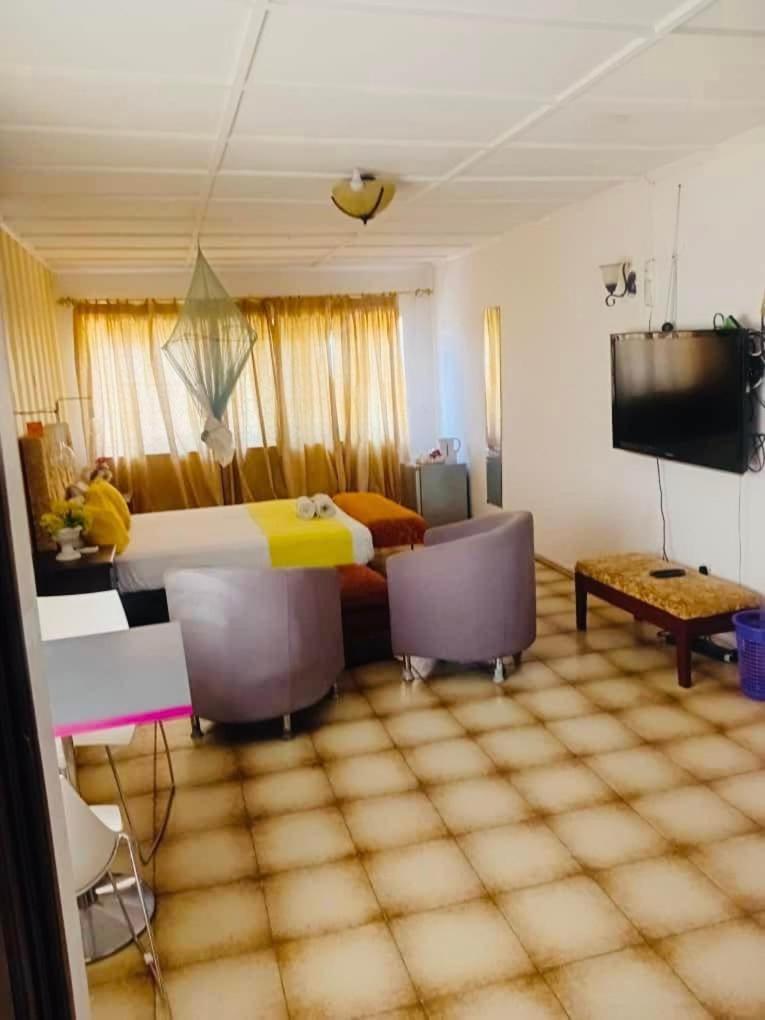 Zunox Guest House Freetown Eksteriør billede