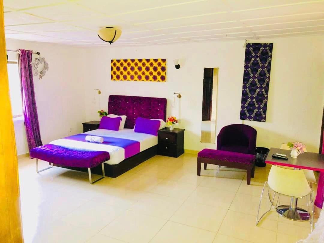 Zunox Guest House Freetown Eksteriør billede